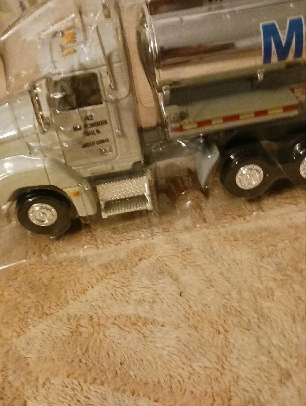 Mobil 1997 Limited Edition Toy Tanker Truck - White
